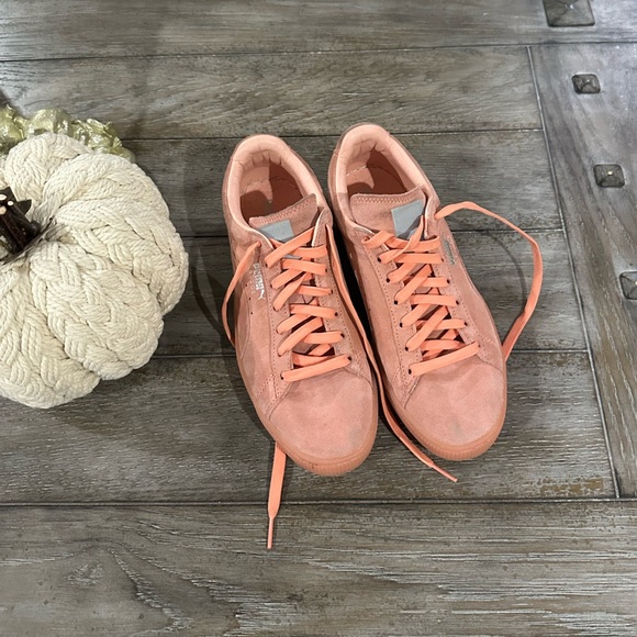 Puma Women's Coral Sneakers - Picture 1 of 8